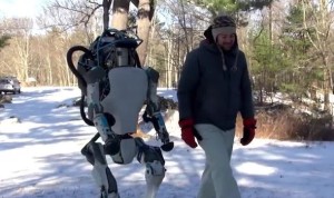 Google'in insansi robotu Atlas ozgurlugune kavustu